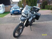 bike pics with topbox 003.jpg