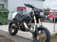 105-0571_img.jpg
