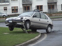 crashed peug.JPG