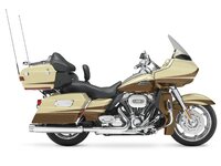 1007_hbkp_01_z+new_2011_hd_models+cvo_road_glide_ultra.jpg