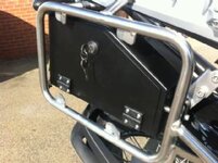 bmw-r1200gsa-triple-black-tool-box-96-p[ekm]300x224[ekm].jpg