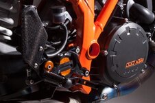 Fussrastenanlage_KTM_1290_Superduke_VCR-KT03.jpg