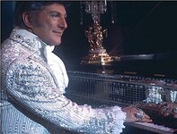 liberace_03_r (1).jpg