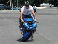 on-wobbling-motorcycles-50747_1.jpg