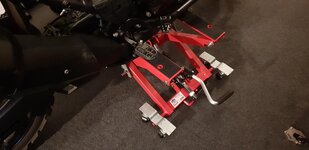 Scissor 1.jpg