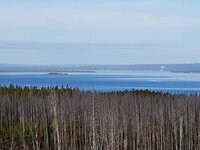 27 Yellowstone lake.jpg