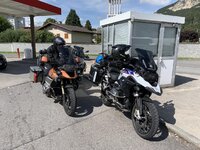 7A8B33E1-61AE-4581-9BD8-C209D392AA42.jpg