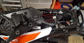 KTM META DEF COM T.jpg