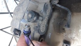 R1150GS Sheared Caliper Nipple.jpg R1150GS Sheared Caliper Nipple.jpg