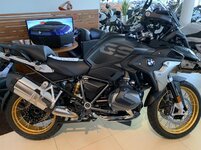 2B8B8792-AC02-4C72-8CE0-49149F411F22.jpg