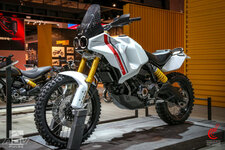 Ducati-Desert-X-adventure-bike-concept-6-768x512.jpg