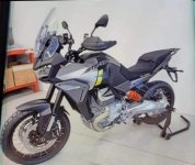 B_moto-guzzi-v100-stelvio-versione-definitiva-foto-motore-.jpeg B_moto-guzzi-v100-stelvio-versione-definitiva-foto-motore-.jpeg