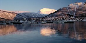 Tromsdalen_afternoon_sun 38kb .jpg