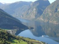 Fra Sneveien Utsikt mot Aurland Knuts 37kb.jpg