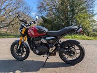 Triumph-Speed400-10.jpg