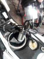 Fuel filter .8b.jpg Fuel filter .8b.jpg