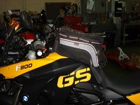 1200 tank bag on 800.jpg