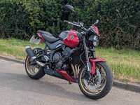 Triumph-Trident-800-02.jpg