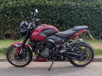Triumph-Trident-800-06.jpg