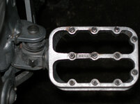 Footpeg1DSCN0574.jpg