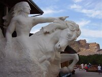 Crazy_horse_memorial_comparison.jpg