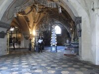 095 Inside Kostnice (600 x 450).jpg