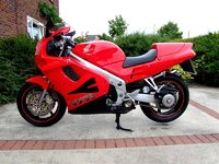 vfr750 2.jpg