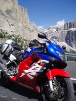dolomites.jpg