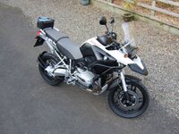 bike at lake 005.jpg