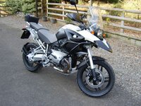 bike at lake 003.jpg