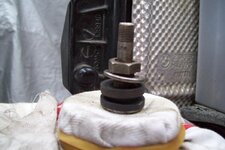 Schrader valve.jpg Schrader valve.jpg
