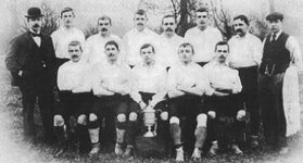 Nottingham_Forest_final_team_1898.jpg Nottingham_Forest_final_team_1898.jpg