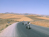 Superb scratching roads between Chefchaouen and Fes